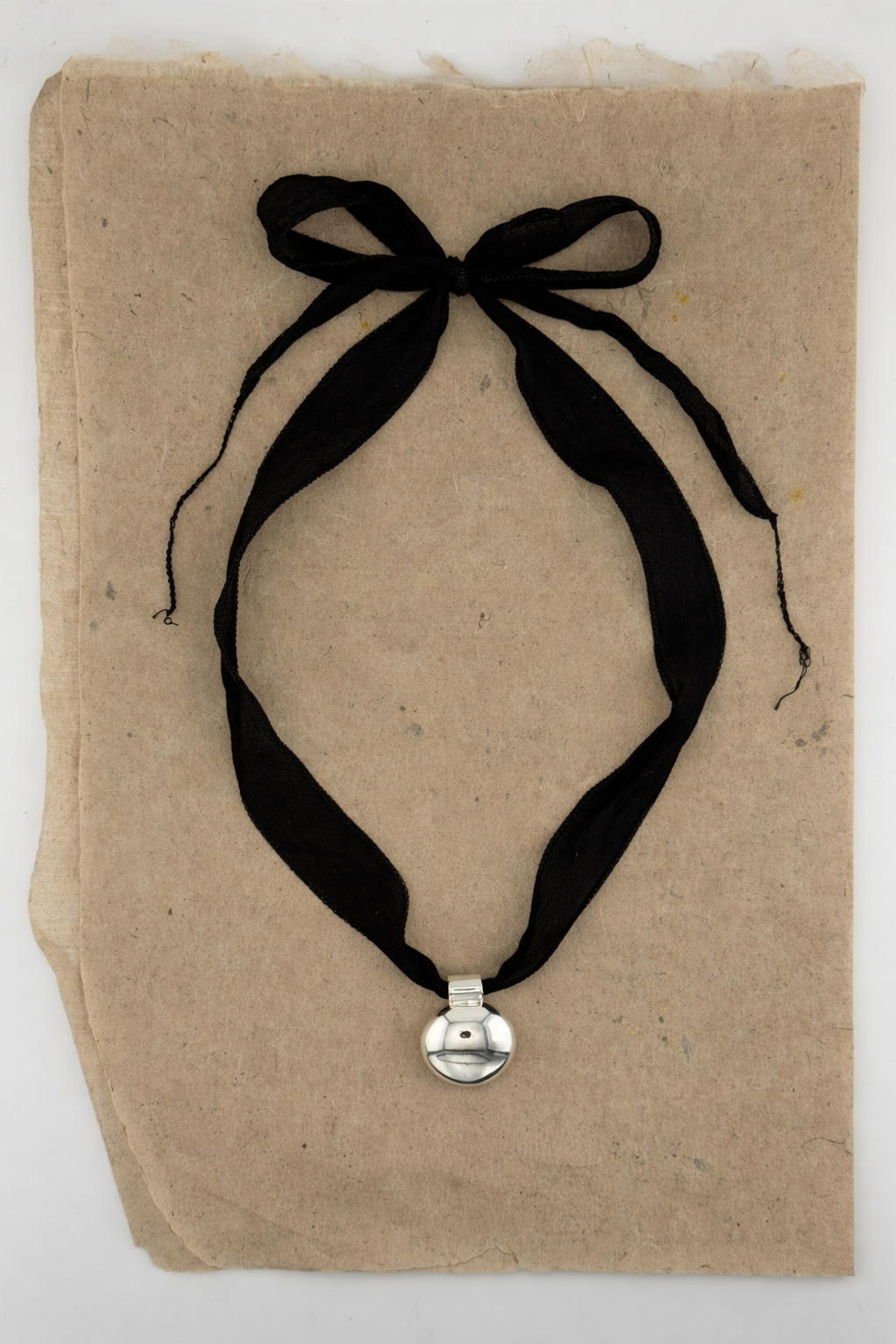Silk ribbion pendant no.1