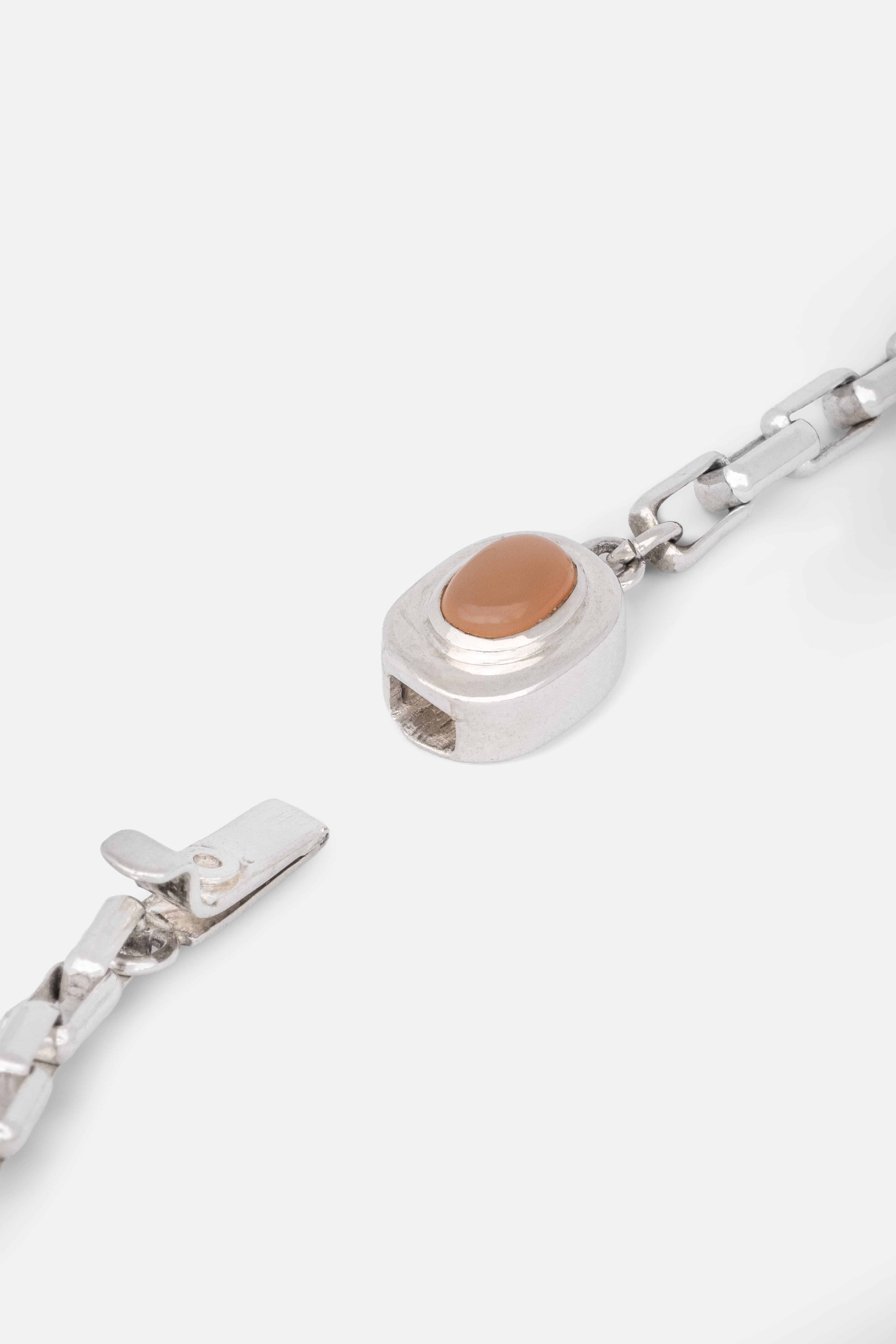 Bracelet no.2 Boxy peachy-clasp